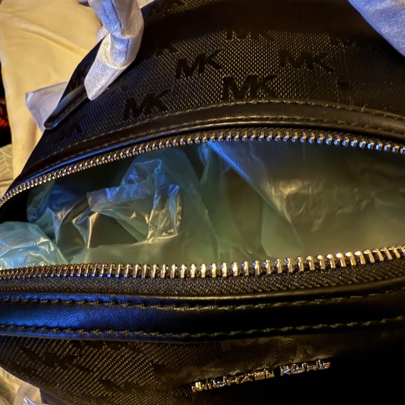 michael kors backpack - Picture 2 of 5